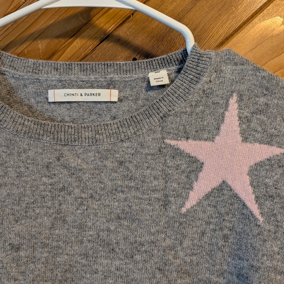 Chinti & Parker Gray Knit with Pink Star Wool & Cashmere Size Small - Picture 2 of 6